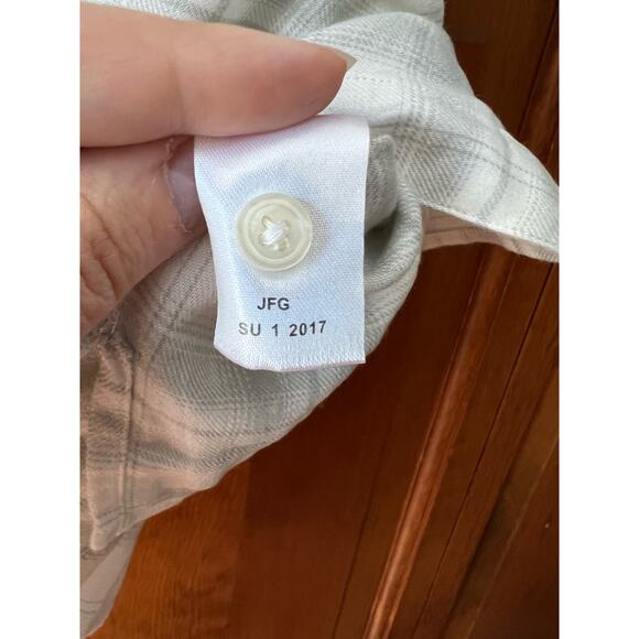 NWOT UNTUCKit Women's Villefranche Plaid Button Up Shirt Cap Sleeve Gray Size 4 - Picture 7 of 10